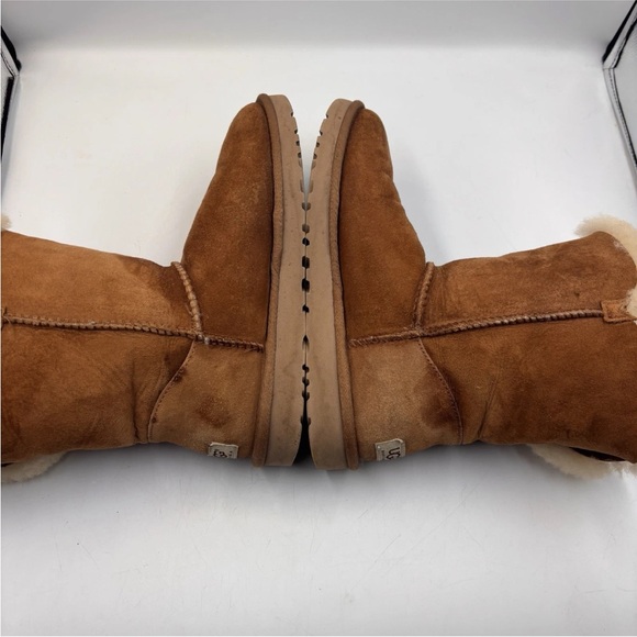 UGG Azalea Charm Bailey Button Sheepskin Leather Shearling Boots Women's Size 8 - Picture 12 of 15